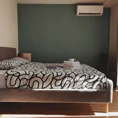 Cozy Studio In Zografou, Close To Hospitals-3